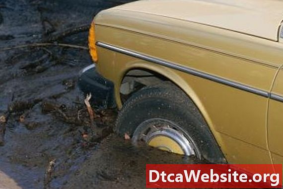 Na kateri ravni vode je avtomobil poplavljen in pokvarjen?