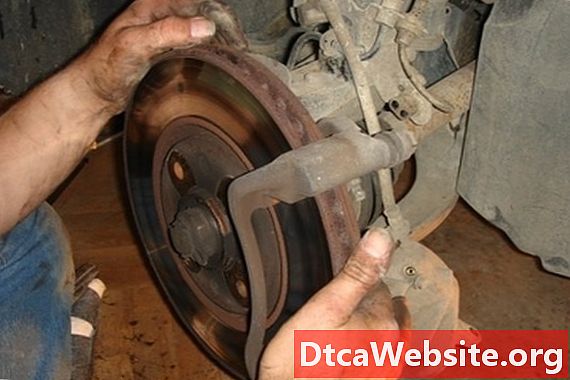How to Change the Disc Brakes in a Kia Optima