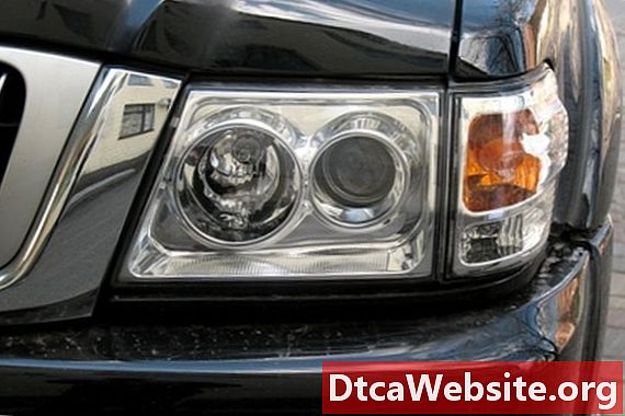 Bagaimana Bersihkan Lampu Sulih Beroksida di Jeep Grand Cherokee
