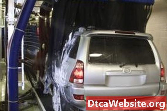 Bagaimana Bersihkan Tiub Saliran Bumbung di Toyota RAV4