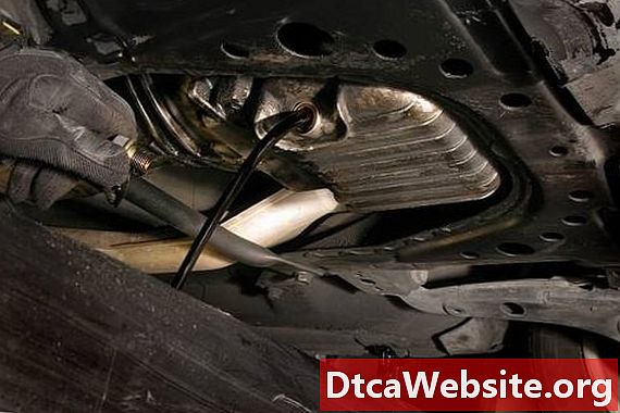 Cómo limpiar el aceite de motor usado - Reparación De Autos