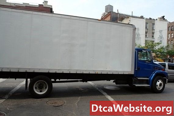 Paano Mag-convert ng Truck Truck sa isang motorhome