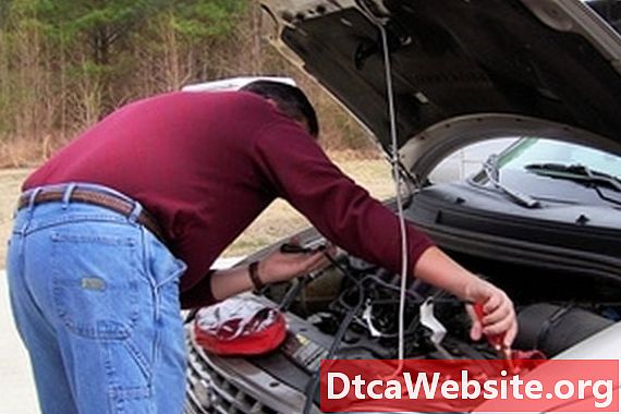 Como determinar se uma bateria de carro sem manutenção está com defeito - Reparo Do Carro