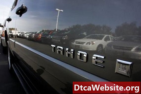 Làm thế nào để tham gia vào 4WD trong một chiếc Chevy Tahoe