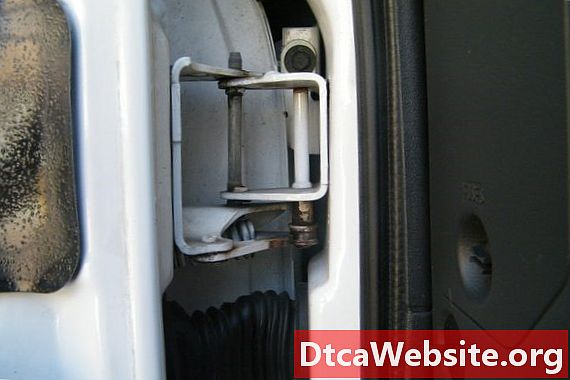 Πώς να καθορίσει Chevy S-10 πόρτα μεντεσέδες - Επισκευή Αυτοκινήτου