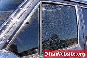 Kako popraviti praske za odtenek oken