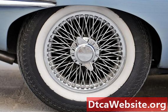 Kuinka tunnistaa vintage-hubcaps