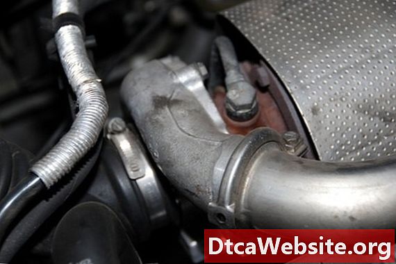 How to Lower the Exhaust Temperature in a Diesel Motor