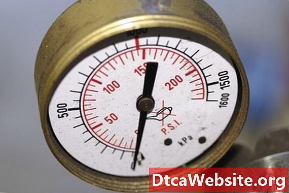 Ako testovať tlak v plynovej nádrži