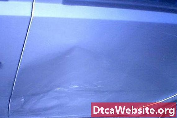 How to Prevent Automobile Dents From Rusting