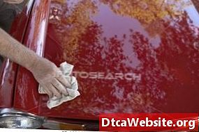 Kako popraviti poškodbe rjave na avtomobilu