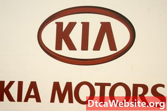 Jak vyměnit stěrač zadního skla na KIA Sportage - Oprava Auta