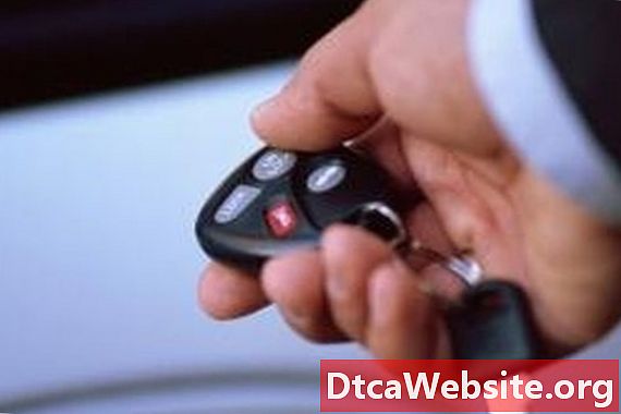 How to Replace the Keyless Remote on a 2006 Pontiac Grand Prix