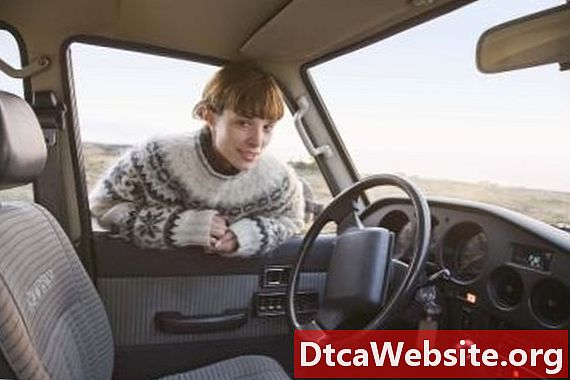 Hogyan lehet a tehergépkocsiban vagy autóban elhasználódott ülésbetétet cserélni?