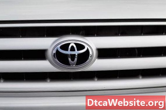 Kako zamenjati sklop žarometov Toyota Tacoma