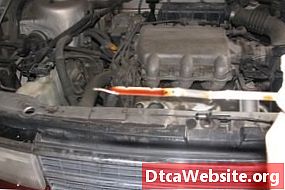 Com provar el sensor de pressió d’oli amb un motor Chevy 4.3L - Reparació D'Automòbils