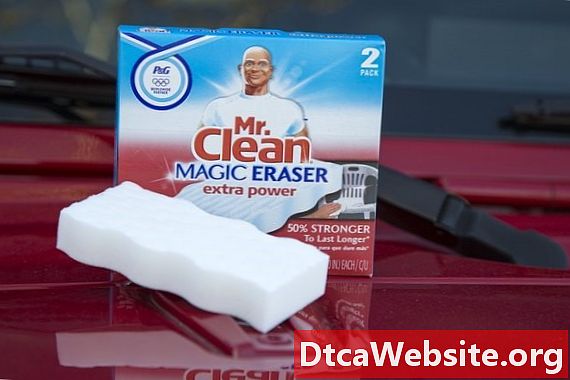 כיצד להשתמש ב- Clean Clean Eraser על מכונית