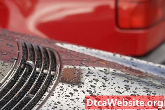 Hur man använder bilvård för flytande glas - Bil Reparation