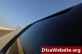 Поради щодо позбавлення від бульбашок на вініловій наклейці на автомобілі